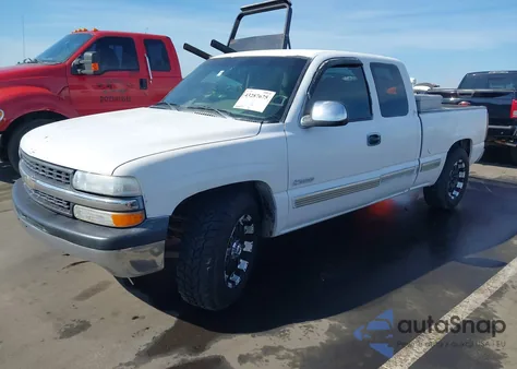2000 Chevrolet Silverado 1500 Ls z USA, uszkodzony, nr VIN 2GCEC19V9Y1361972